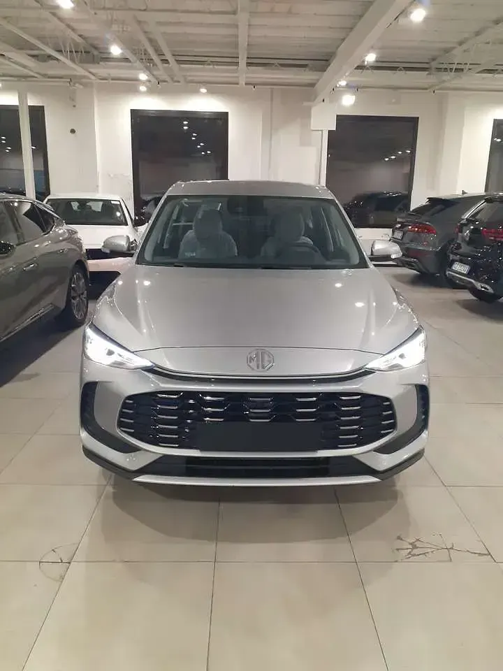 Nuova MG ZS 116 CV (85 kW) 2026 Grigio argento SUV
