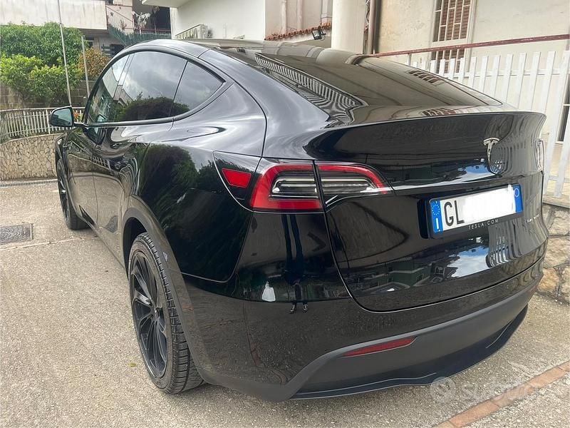 Usata Tesla Model Y 250 kW (340 CV) 2022 Nero SUV