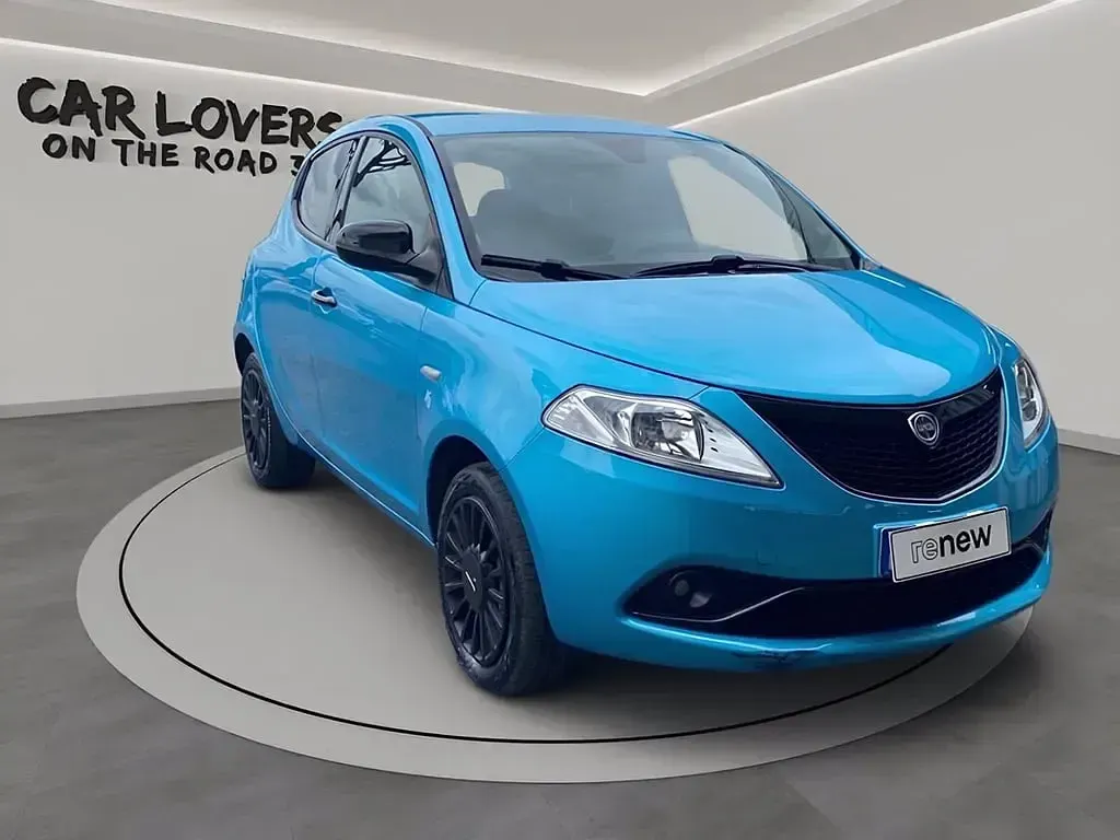 Usata Lancia Ypsilon S 70 CV (51 kW) 2020 Azzurro Utilitaria