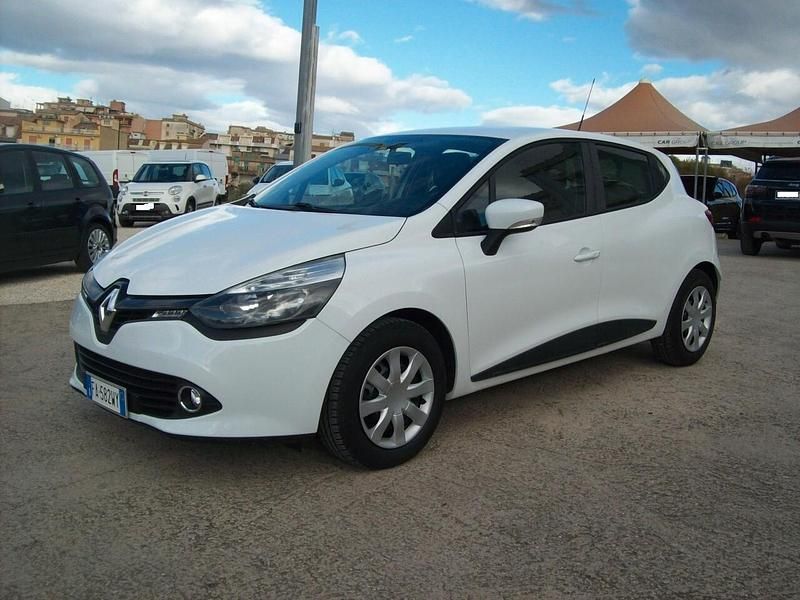 Usata Renault Clio IV Life 73 CV (53 kW) 2015 Bianco Berlina