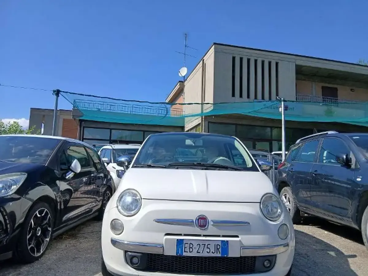Usata Fiat 500 Lounge 69 CV (50 kW) 2010 Bianco Utilitaria