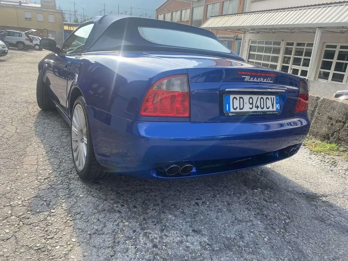 Usata Maserati Spyder 390 CV (286 kW) 2003 Blu/azzurro Cabrio
