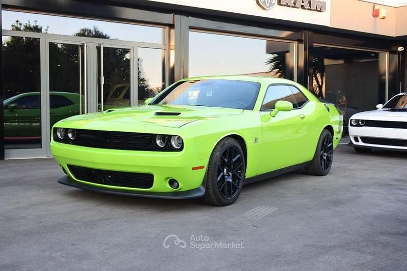 Usata Dodge Challenger 493 CV (362 kW) 2015 Verdesublime green pearlnero Coupé
