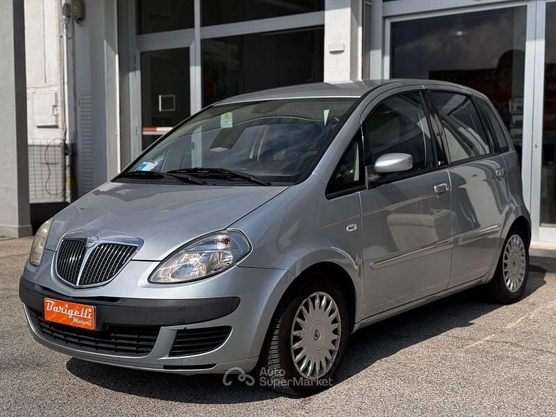 Usata Lancia Musa 95 CV (69 kW) 2006 Argento Monovolume