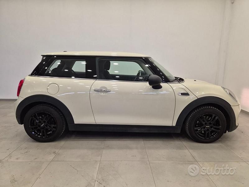Usata Mini ONE 75 CV (55 kW) 2018 Bianco Utilitaria