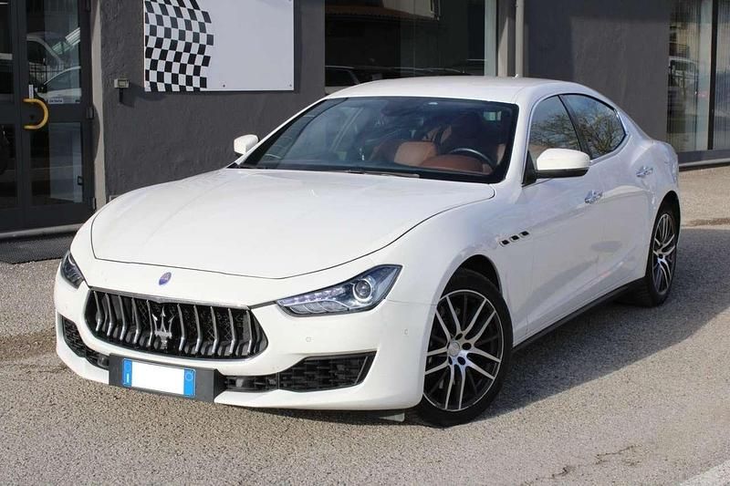 Usata Maserati Ghibli 250 CV (183 kW) 2019 Bianco Coupé