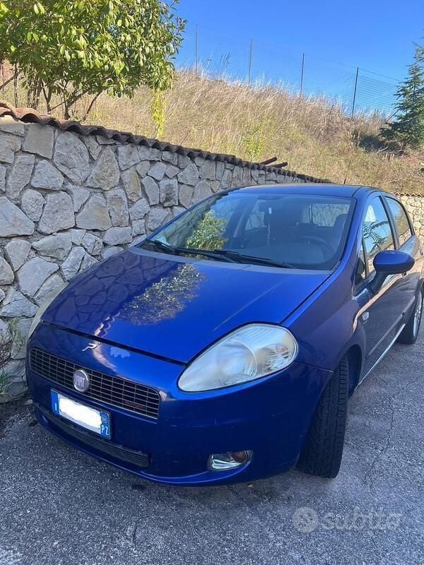 Blu Usata 2006 Fiat Grande Punto Due volumi | 700 € (Super prezzo) - Immagine 1/4