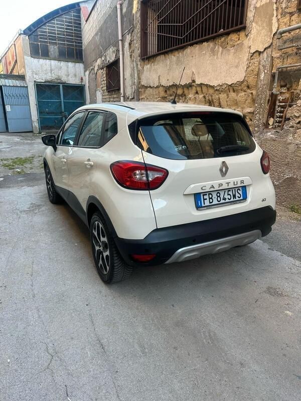 Usata Renault Captur Life 89 CV (65 kW) 2016 Bianco SUV