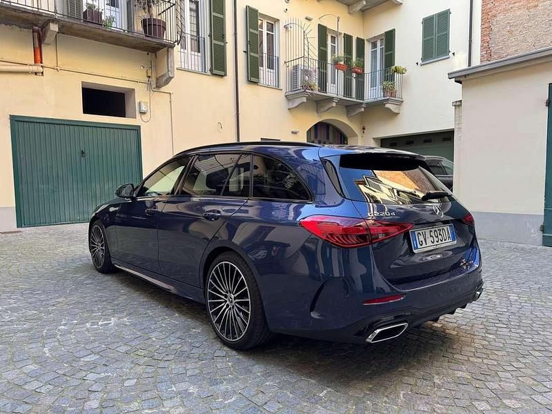Gebraucht Mercedes C220 AMG Line Premium 197 PS (144 kW) 2024 Kombi