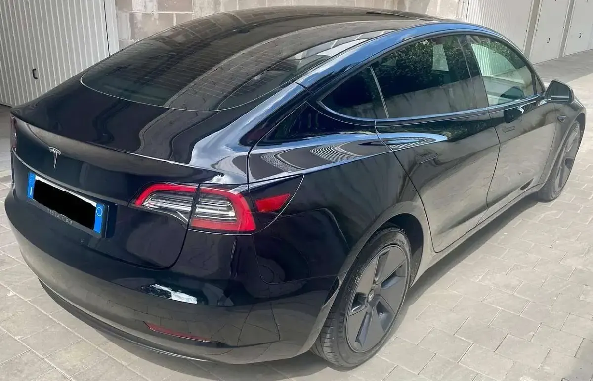 Usata Tesla Model 3 RWD 208 kW (283 CV) 2023 Nero Berlina