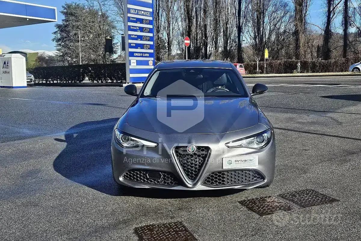 Usata Alfa Romeo Giulia Business 160 CV (117 kW) 2019 Grigio Berlina