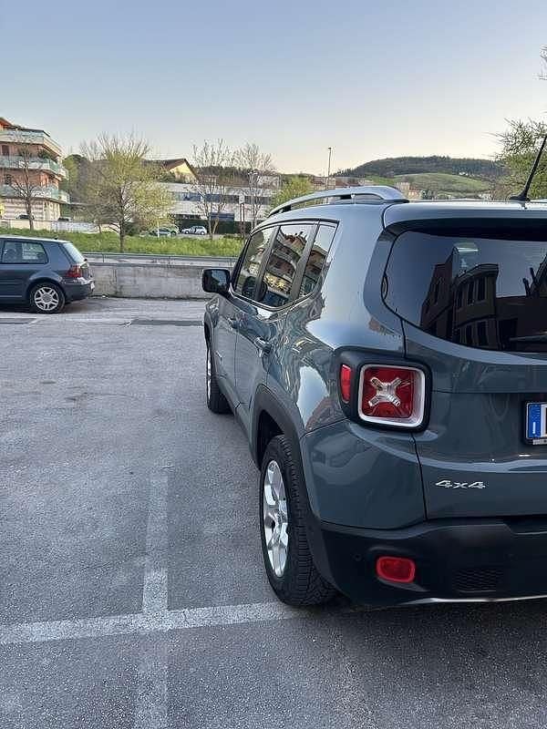 Usata Jeep Renegade Limited 140 CV (102 kW) 2016 SUV