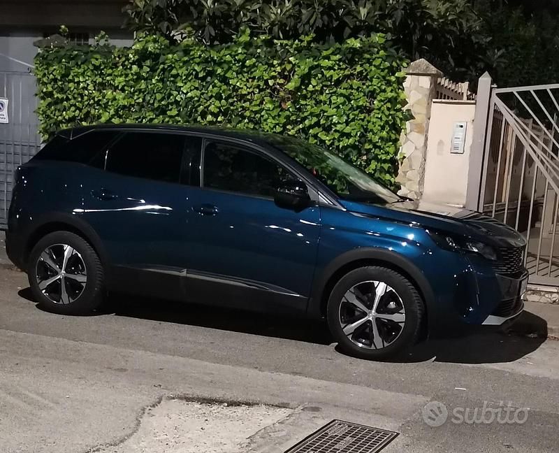 Usata Peugeot 3008 Allure 131 CV (96 kW) 2022 Blu Station wagon