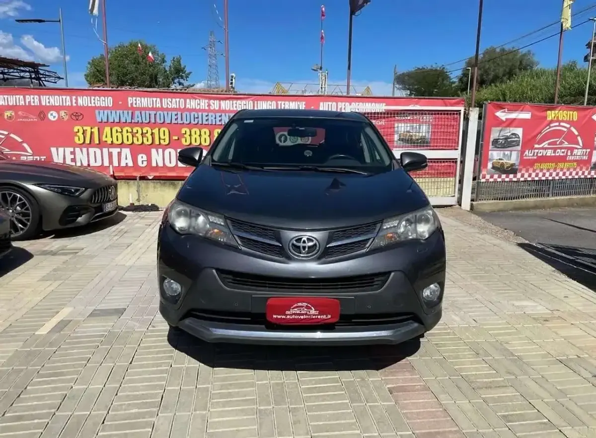 Usata Toyota RAV4 Active 150 CV (110 kW) 2014 Grigio SUV