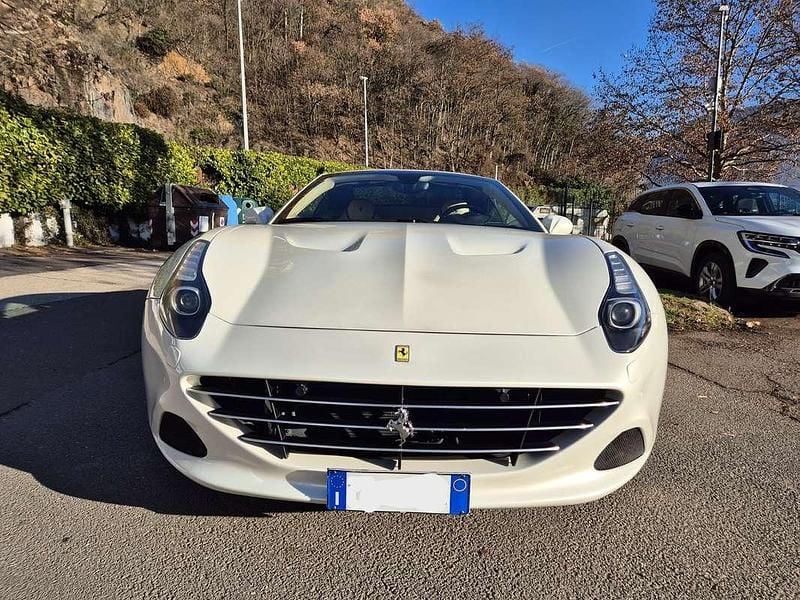 Usata Ferrari California 560 CV (411 kW) 2014 Bianco Cabrio