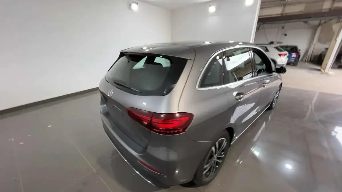 Occasion Mercedes B180 Progressive 116 ch (85 kW) 2024 Gris Monospace