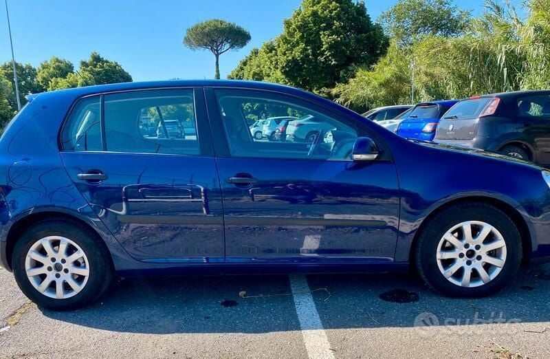 Usata VW Golf V Comfortline 105 CV (77 kW) 2008 Blu Utilitaria