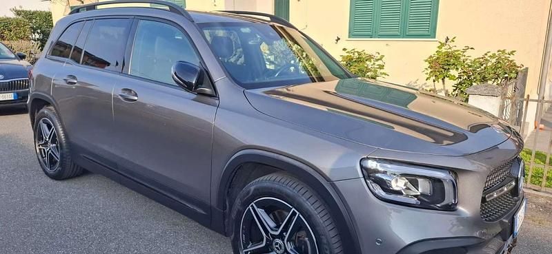 Usata Mercedes GLB180 AMG Line Premium 116 CV (85 kW) 2023 Grigio SUV
