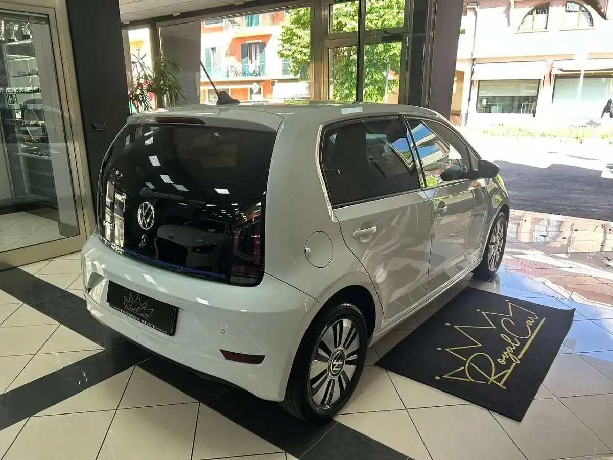 Käytetty VW e-up! 61 kW (84 HP) 2020 Valkoinen Viistoperä