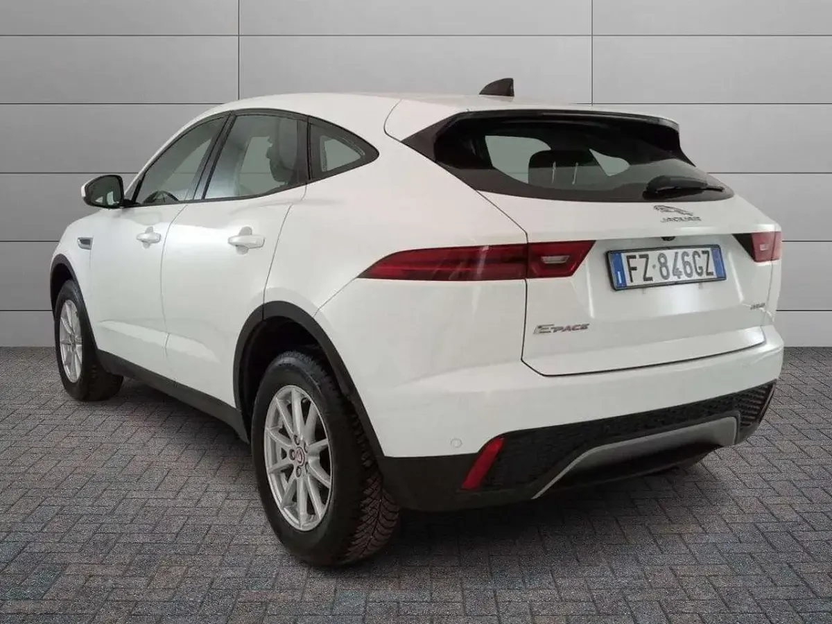 Usata Jaguar E-Pace R-Dynamic 150 CV (110 kW) 2020 Bianco SUV