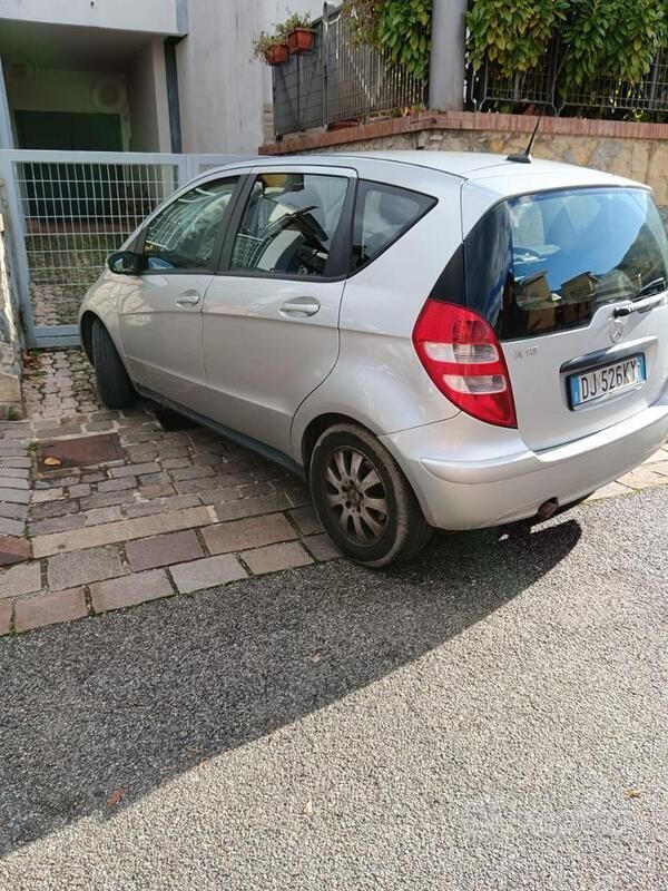 Grigio Usata 2005 Mercedes A200 Due volumi | 1500 € (Ottimo prezzo) - Immagine 1/4