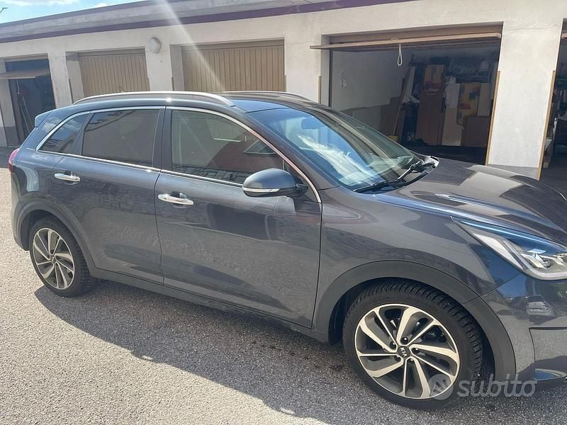 Usata Kia Niro 105 CV (77 kW) 2019 Grigio SUV