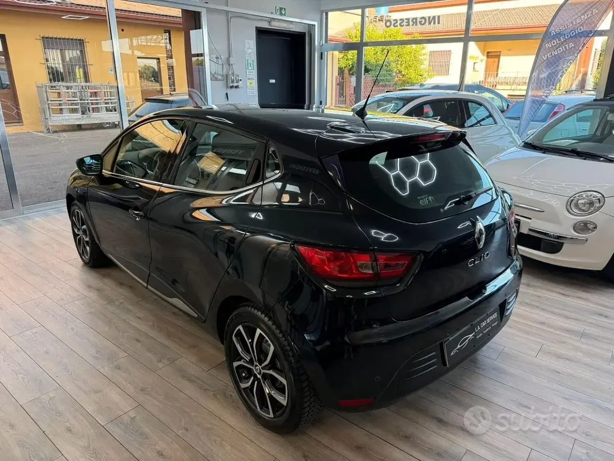 Usata Renault Clio IV Intens 90 CV (66 kW) 2017 Nero Berlina