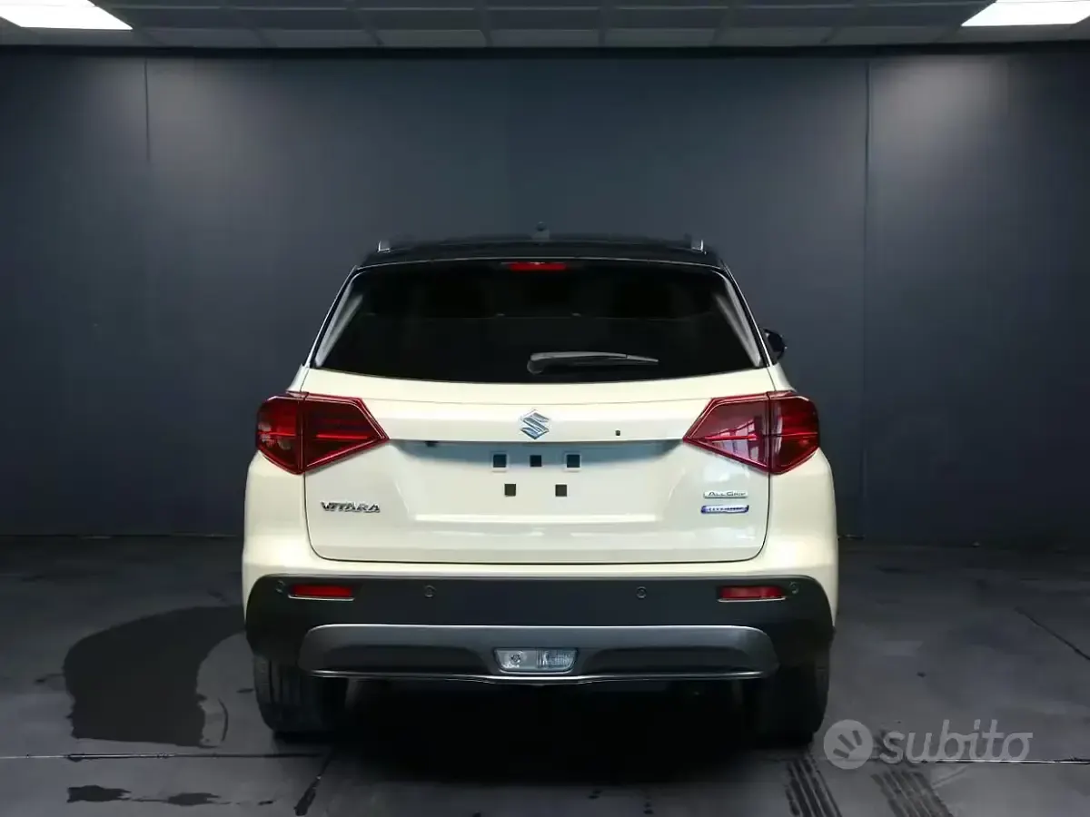 Nuova Suzuki Vitara 110 CV (80 kW) 2026 Beige SUV