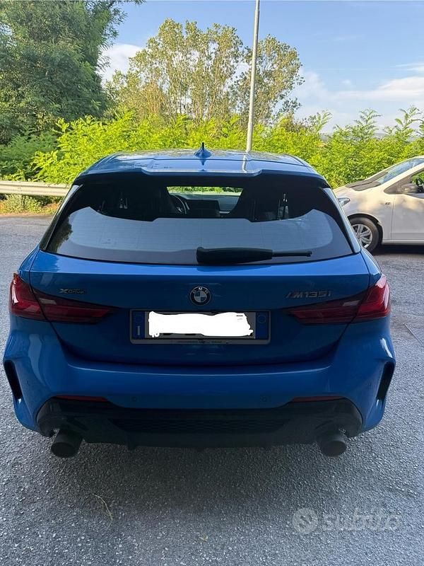 Usata BMW M135 M Sport 306 CV (225 kW) 2021 Blu/azzurro Utilitaria