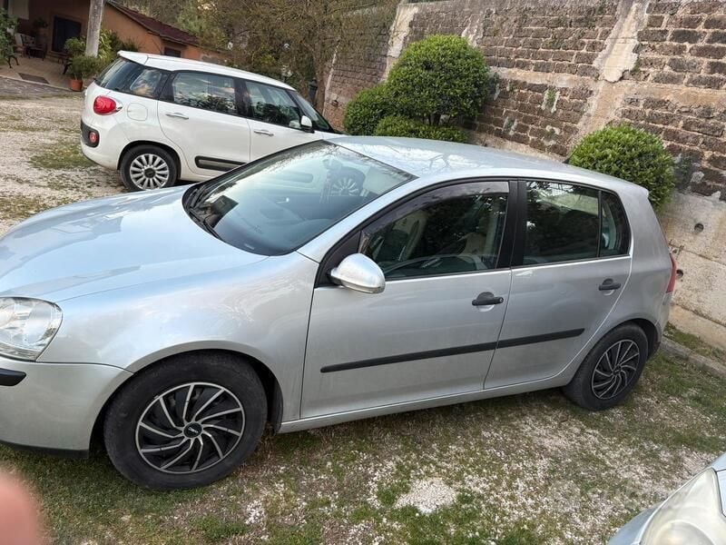 Usata VW Golf VI R-line 105 CV (77 kW) 2008 Grigio Utilitaria