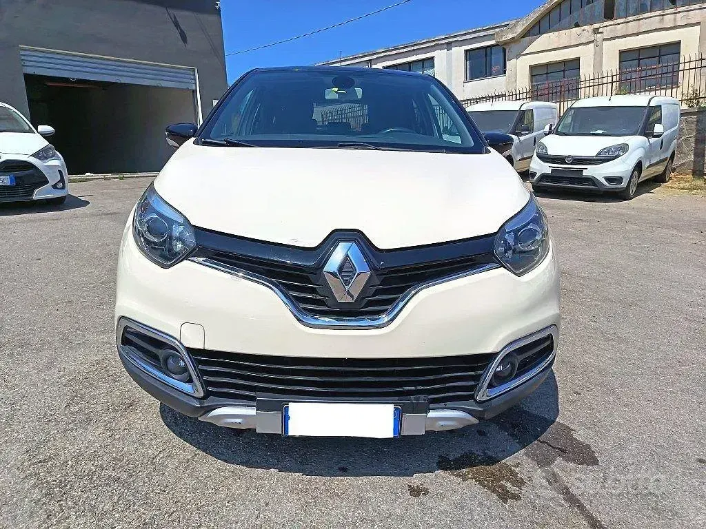 Usata Renault Captur 90 CV (66 kW) 2014 Beige SUV
