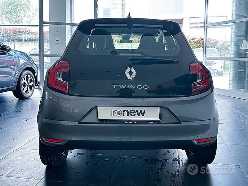 Usata Renault Twingo Techno 60 kW (82 CV) 2022 Cosmic grey Utilitaria