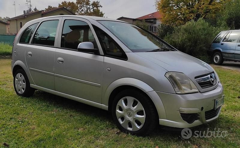 Usata Opel Meriva Cosmo 90 CV (66 kW) 2007 Grigio Monovolume