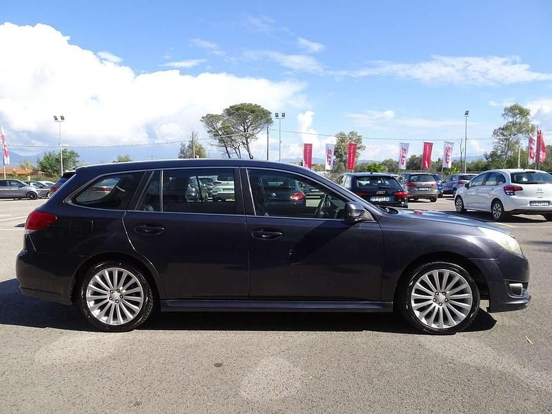 Usata Subaru Legacy 150 CV (110 kW) 2011 Grigio Station wagon
