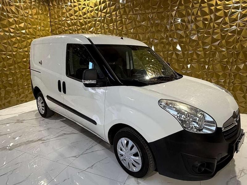 Bianco Usata 2015 Opel Combo Furgone | 5200 € (Super prezzo) - Immagine 1/4