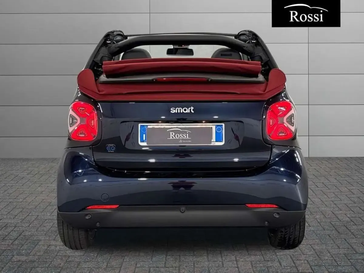 Usata Smart ForTwo Electric Drive Prime 41 kW (56 CV) 2022 Bodypanels in sapphire blue Cabrio