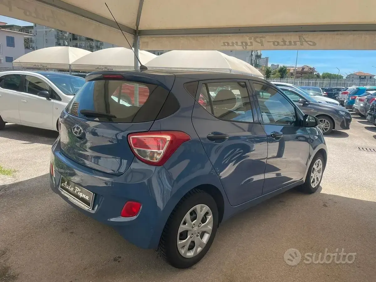 Usata Hyundai i10 Classic 67 CV (49 kW) 2015 Blu Utilitaria
