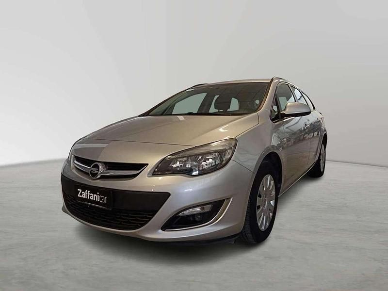 Usata Opel Astra 110 CV (80 kW) 2013 Argento Station wagon