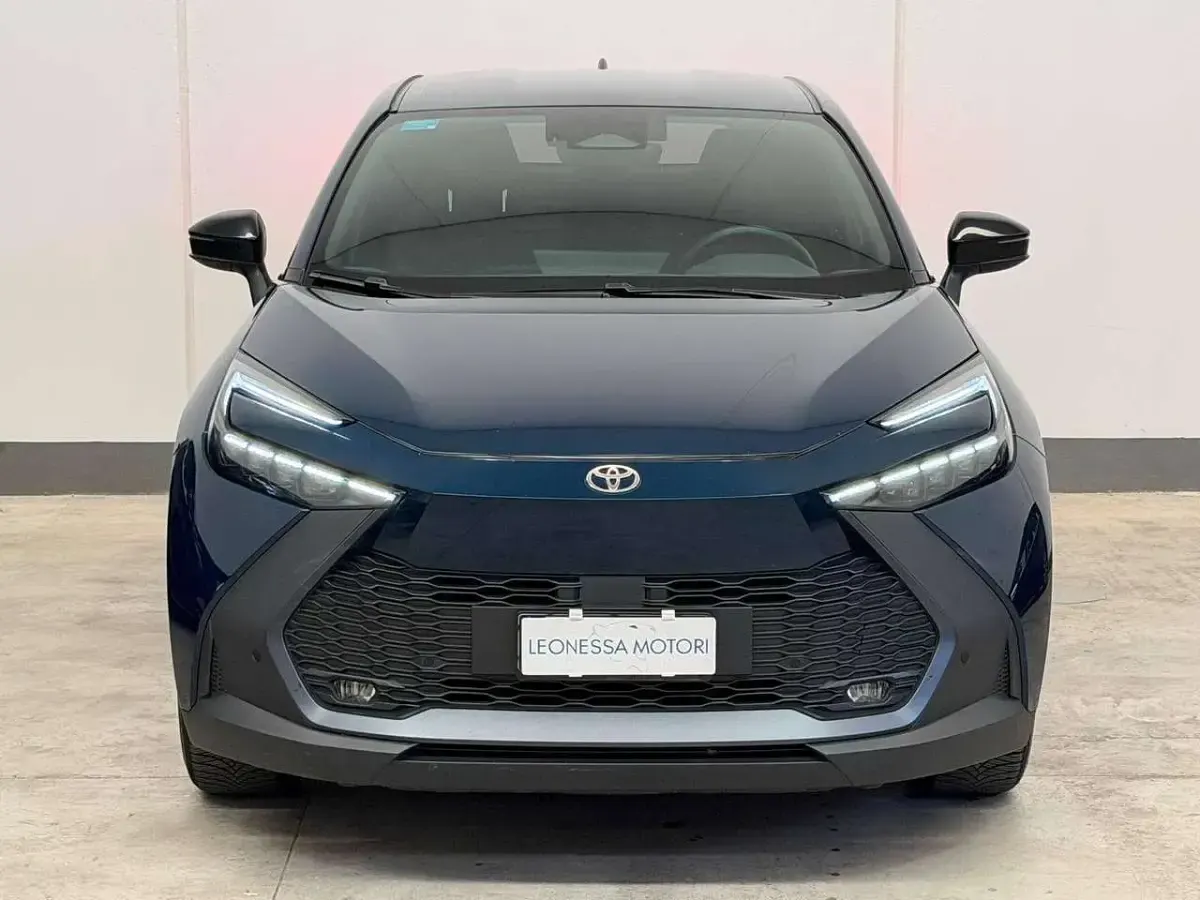 Usata Toyota C-HR Trend 98 CV (72 kW) 2024 Blu/azzurro SUV