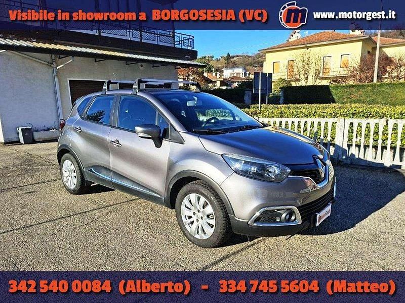 Grigio Usata 2015 Renault Captur SUV | 9900 € (Buon prezzo) - Immagine 1/4