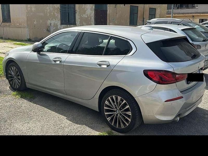Usata BMW 116 Luxury Line 116 CV (85 kW) 2020 Argento Utilitaria