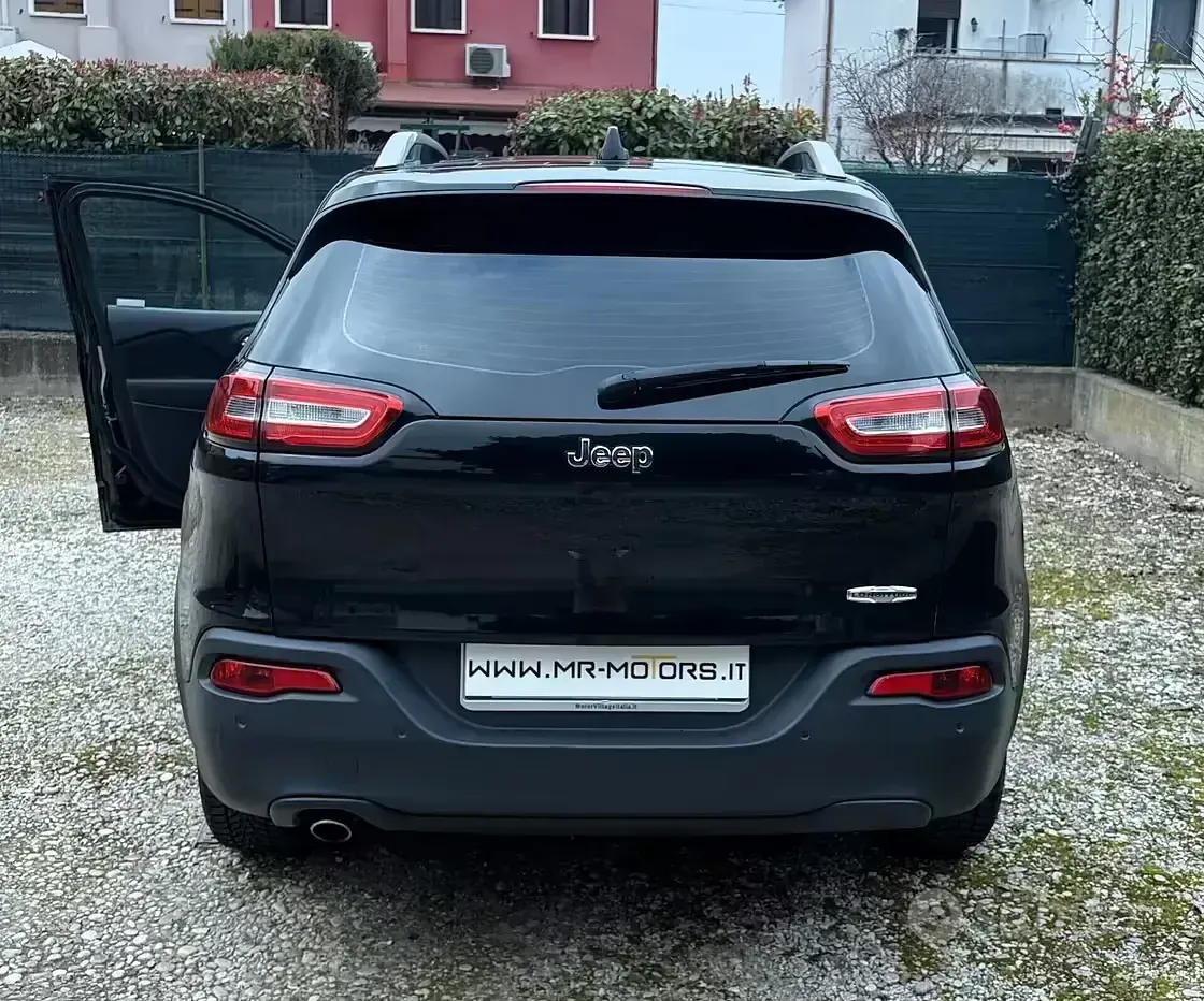 Używany Jeep Cherokee 140 KM (102 kW) 2017 Czarny SUV