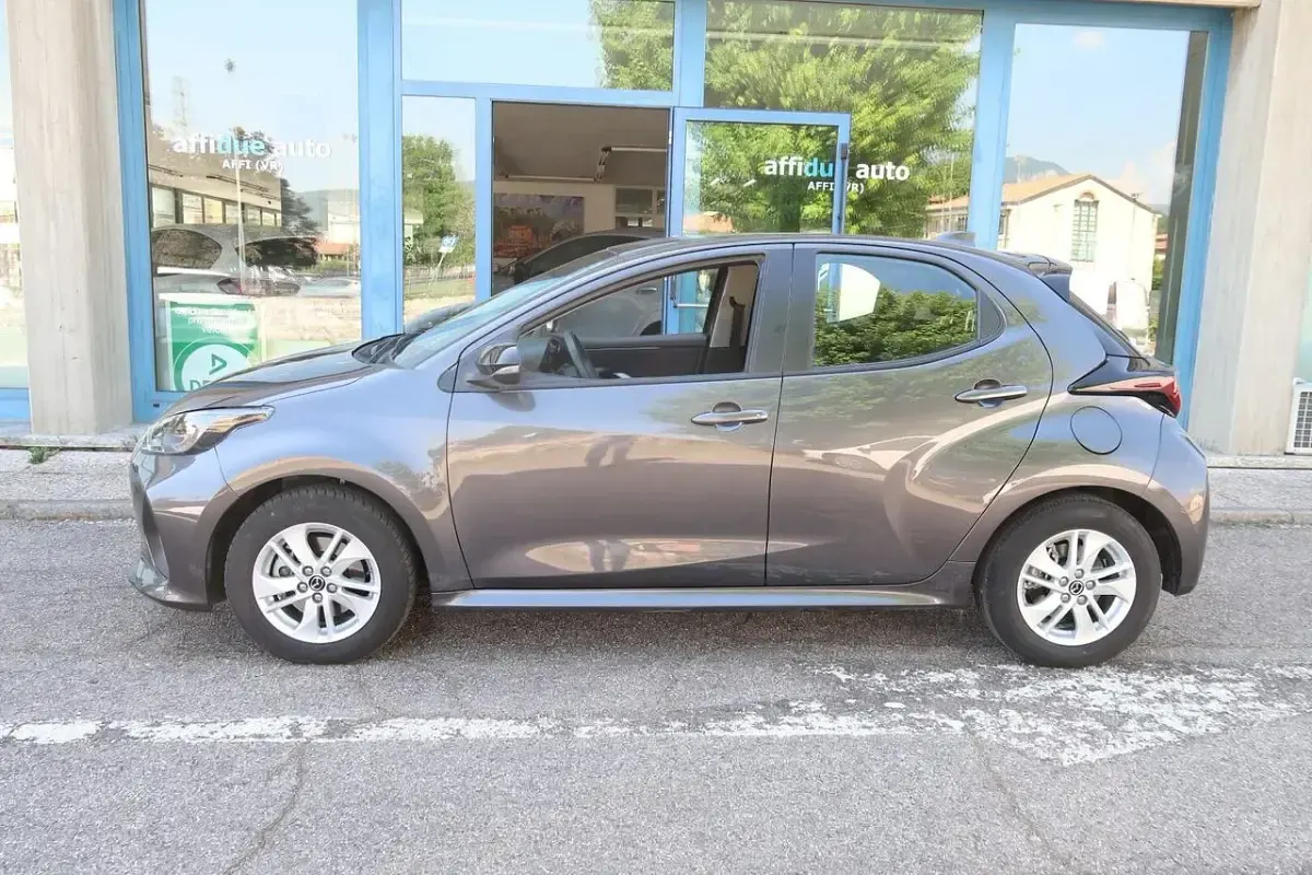 Usata Mazda 2 Center-Line 92 CV (67 kW) 2024 Grigio Utilitaria