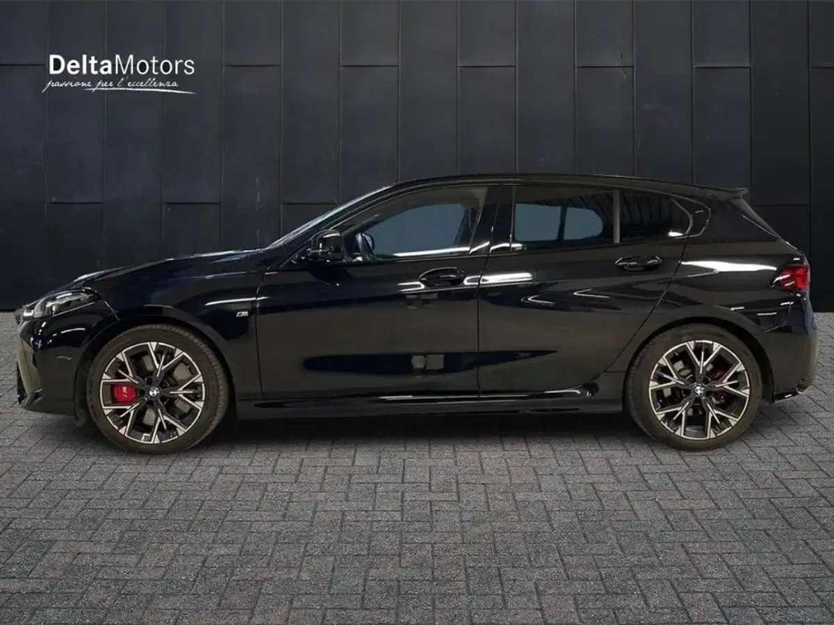 Usata BMW 118 M Sport 150 CV (110 kW) 2025 Nero metallizzato Utilitaria