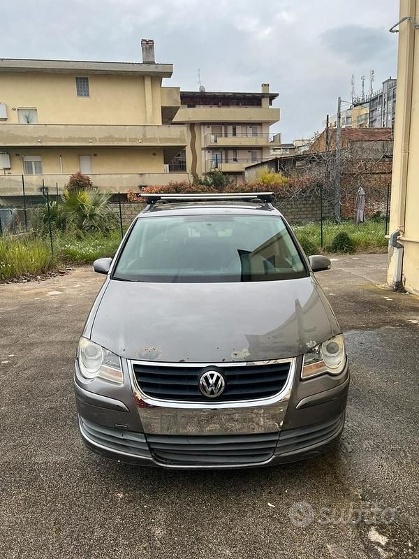 Usata VW Touran 105 CV (77 kW) 2008 Grigio Monovolume