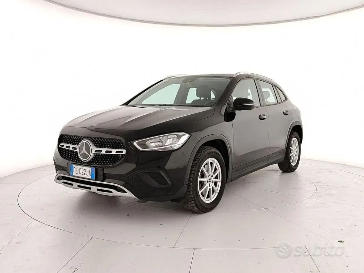 Usata Mercedes GLA200 Business 150 CV (110 kW) 2022 Nero SUV