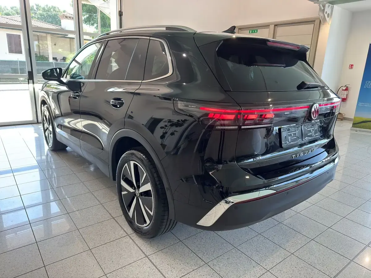 Nuova VW Tiguan Elegance 150 CV (110 kW) 2026 Nero SUV