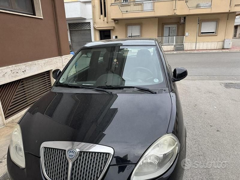Usata Lancia Ypsilon 69 CV (50 kW) 2011 Utilitaria
