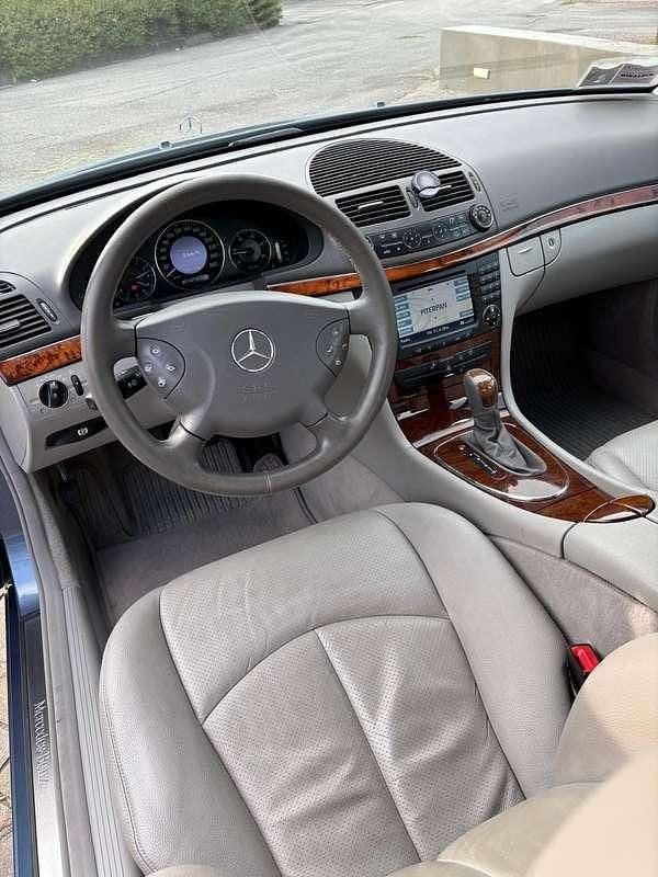 Usata Mercedes E220 Avantgarde 150 CV (110 kW) 2004 Berlina