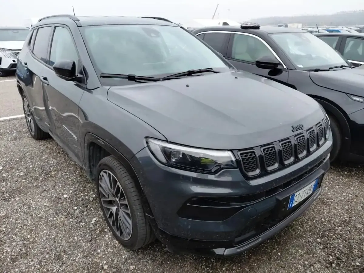 Usata Jeep Compass Summit 130 CV (95 kW) 2025 679graphite grey SUV